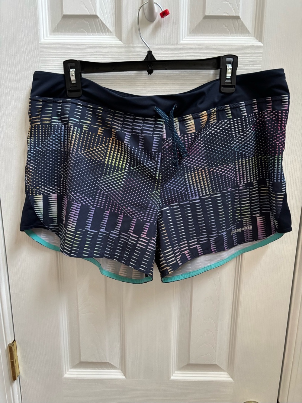 PATAGONIA Woman’s Aztec Southwestern Running Shorts, Size L, EUC